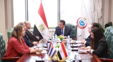 وزارة الصحة تبحث سبل تعزيز التعاون الصحي مع السفير الكوبي