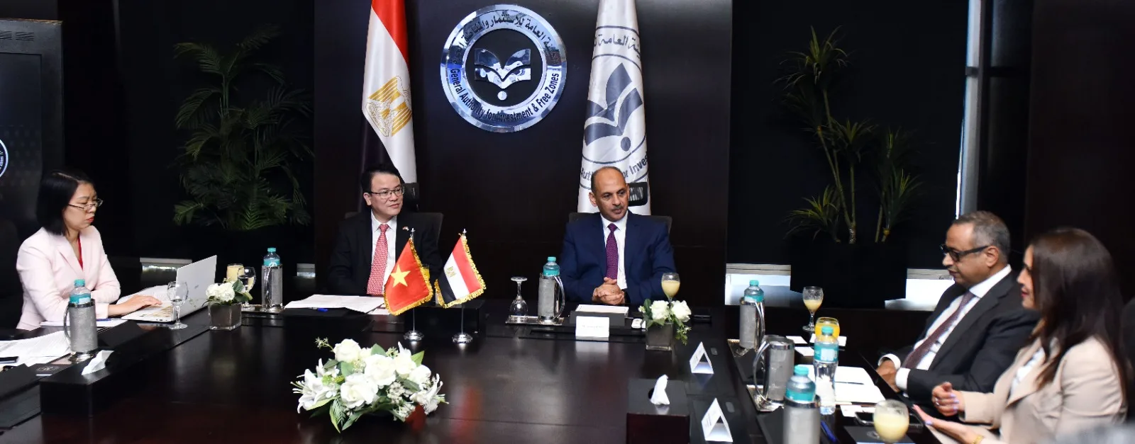 هيئة الاستثمار تُجري محادثات لتعزيز التعاون الاستثماري مع الحكومة الفيتنامية هيئة الاستثمار تُجري محادثات لتعزيز التعاون الاستثماري مع الحكومة الفيتنامية