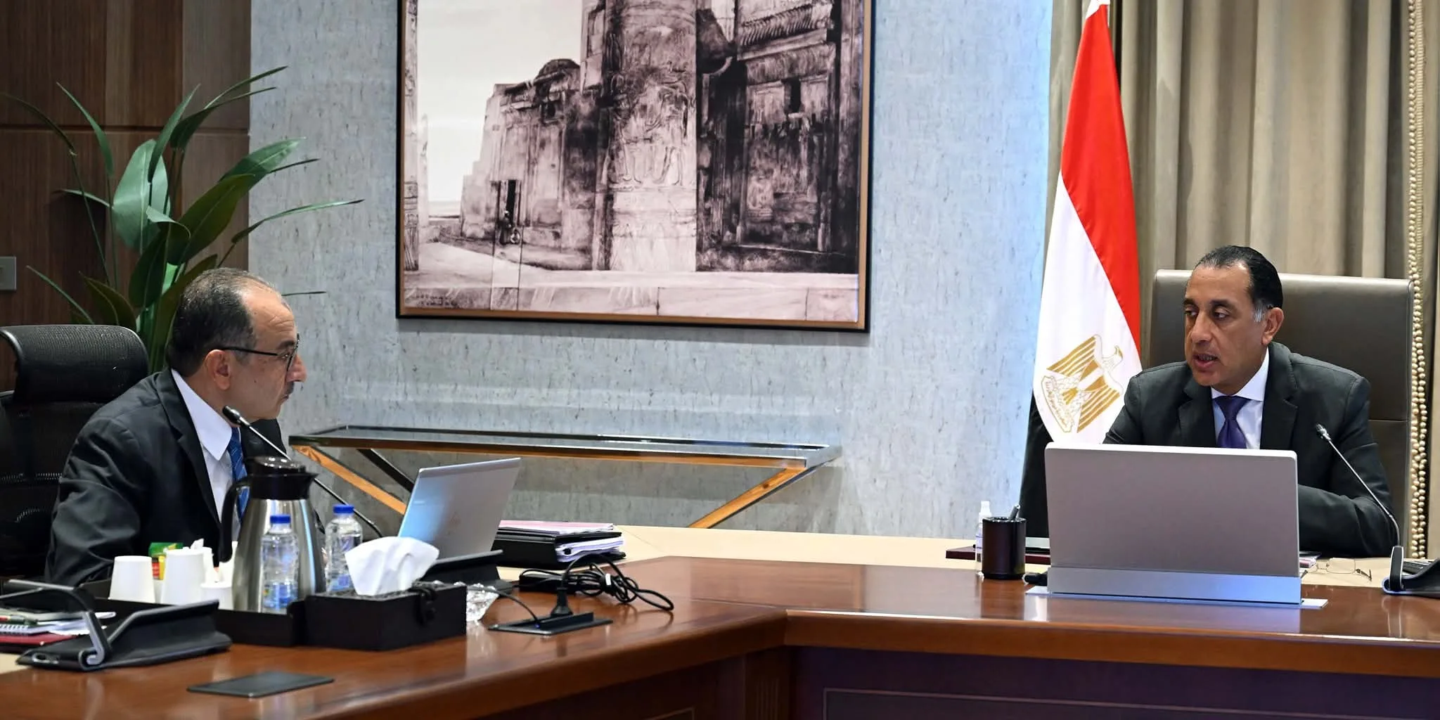 “مدبولي” يستعرض مع وزير قطاع الأعمال تطورات مشروع تطوير صناعة الغزل والنسيج