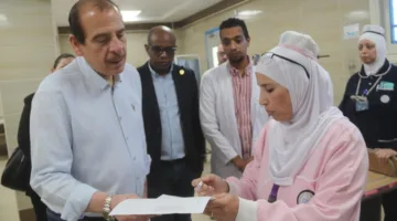 نائب وزير الصحة يقوم بزيارة المنشآت الطبية في محافظة السويس ويحث على تحسين الخدمات الصحية
