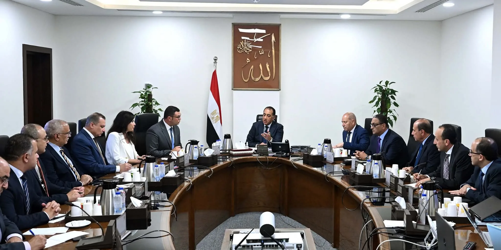 رئيس الوزراء يشرف على مشاريع إعادة تنشيط “وسط المدينة” والقاهرة الخديوية رئيس الوزراء يشرف على مشاريع إعادة تنشيط “وسط المدينة” والقاهرة الخديوية
