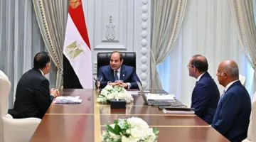 الرئيس السيسي يلتقي مدبولي وكجوك لمراجعة النتائج المالية لعام 2024/2025