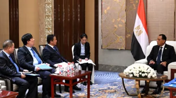 رئيس الوزراء: نركز على مشروعات الطاقة الجديدة والمتجددة ونسعى لتوطين الصناعات المرتبطة بها.