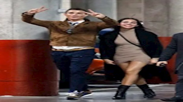 23 صورة تروي قصة 30 دقيقة غيرت مسار حياة كريستيانو رونالدو وجورجينا 23 صورة تروي قصة 30 دقيقة غيرت مسار حياة كريستيانو رونالدو وجورجينا