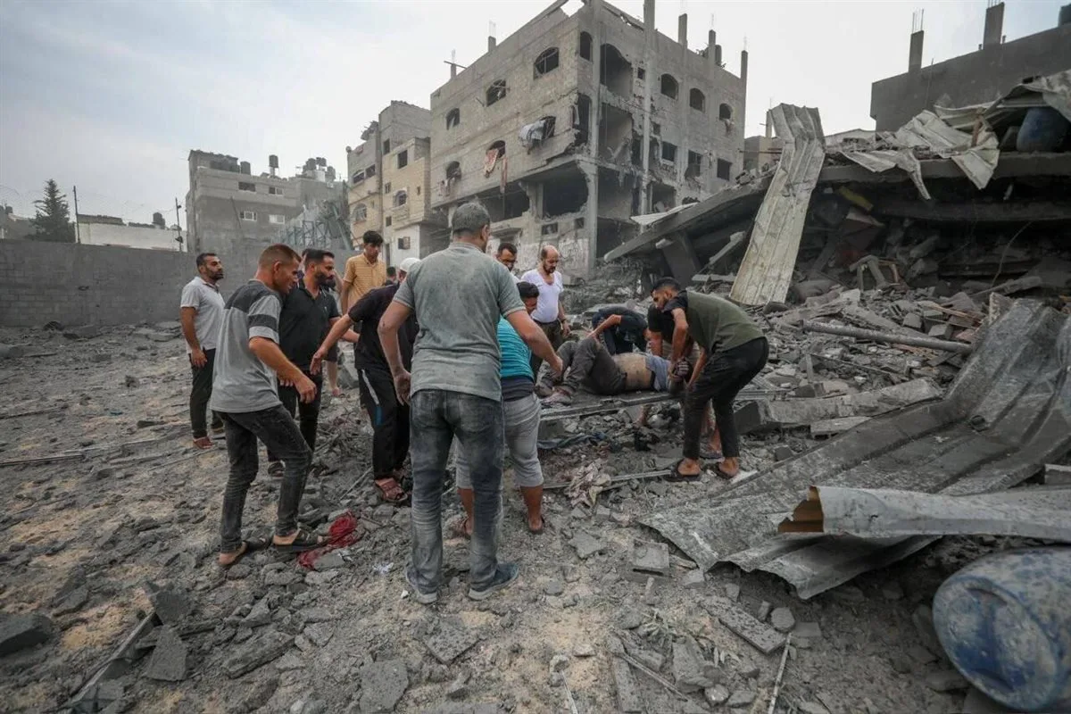 25 شهيدًا، منهم 15 شخصًا كانوا في انتظار مساعدات في قطاع غزة 25 شهيدًا، منهم 15 شخصًا كانوا في انتظار مساعدات في قطاع غزة
