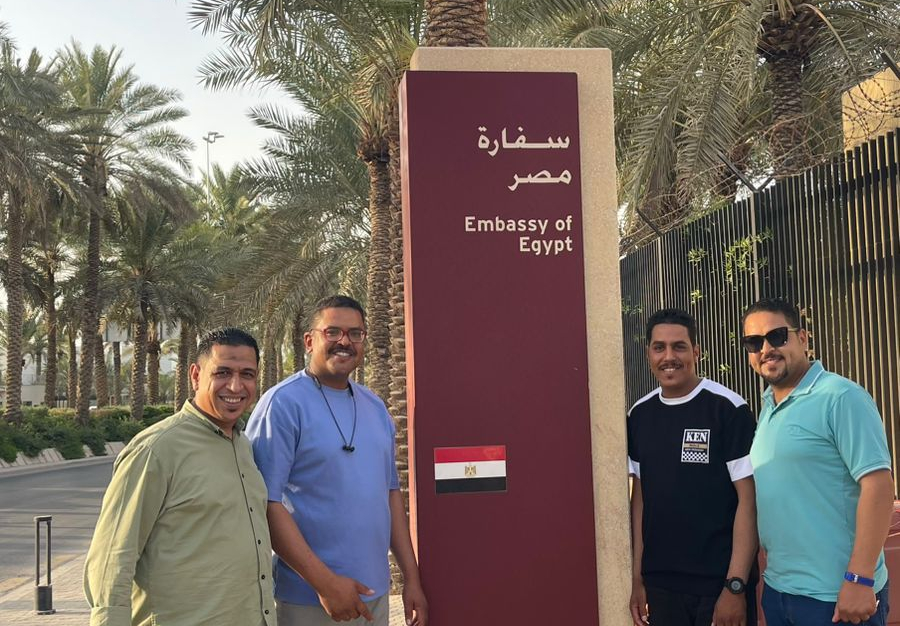 <strong>توافد الجالية المصرية بالرياض للمشاركة بانتخابات مجلس الشيوخ 2025</strong>