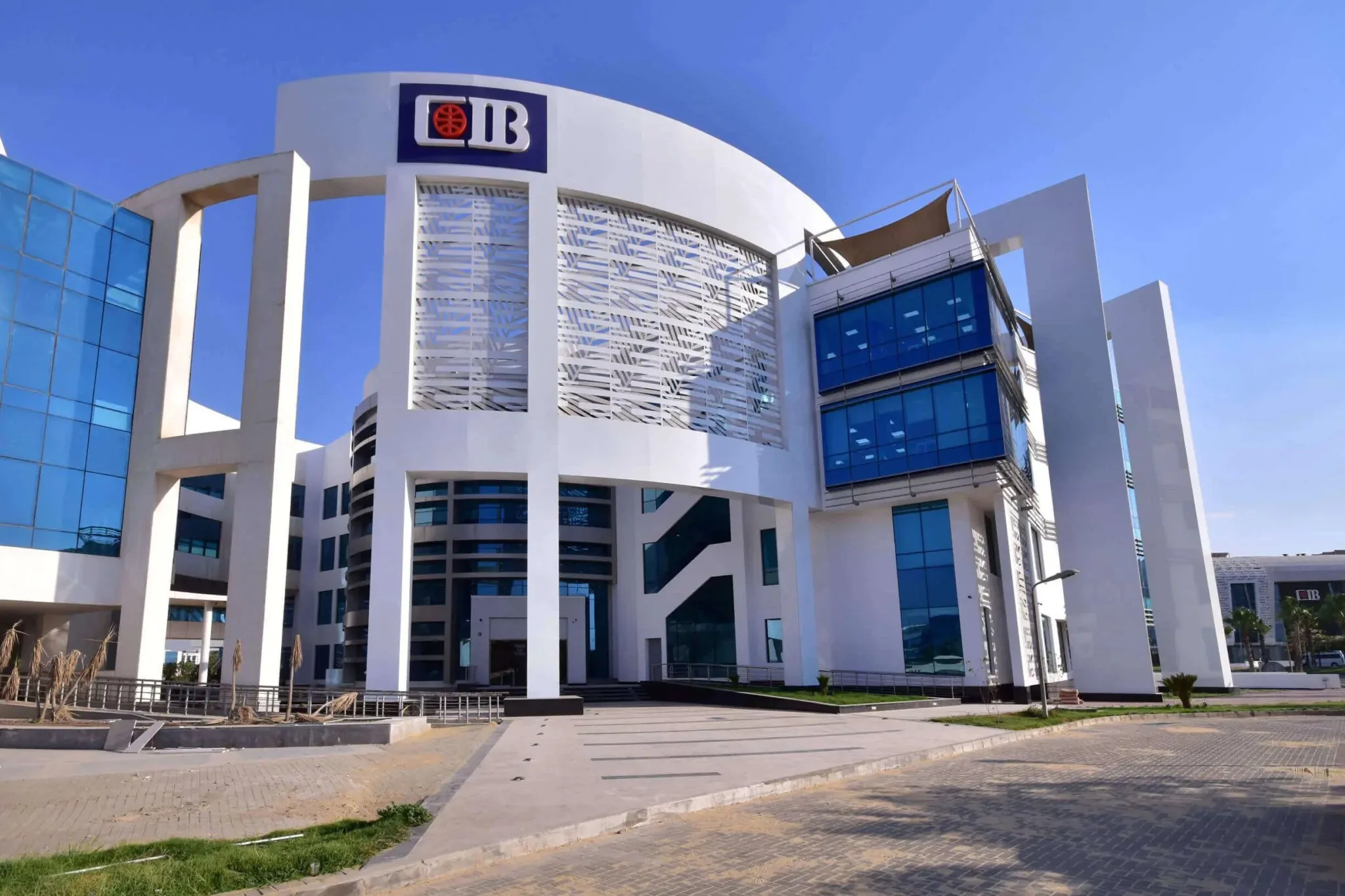3 مخاطر تدفع عملاء بنك CIB للابتعاد.. اكتشفها الآن 3 مخاطر تدفع عملاء بنك CIB للابتعاد.. اكتشفها الآن