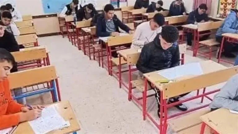 35 ألف طالب يشاركون… البحيرة تستكمل استعداداتها لامتحان الدور الثاني للإعدادية 35 ألف طالب يشاركون… البحيرة تستكمل استعداداتها لامتحان الدور الثاني للإعدادية