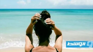 4 خطوات لحماية الشعر الملون من أضرار مياه البحر