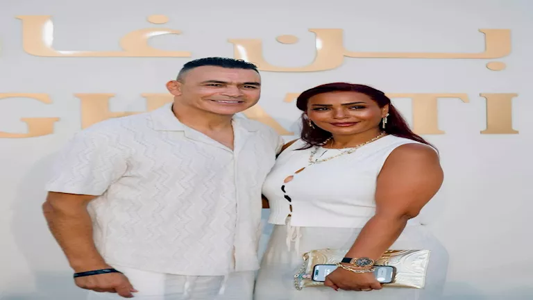 4 لقطات رومانسية لعصام الحضري مع زوجته