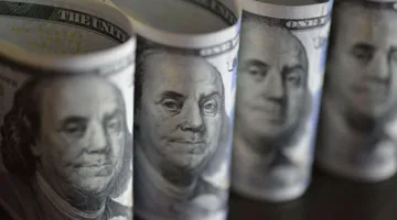 40 قرشًا انخفاضًا في أسبوع.. هل سيستمر الدولار في تراجعه؟