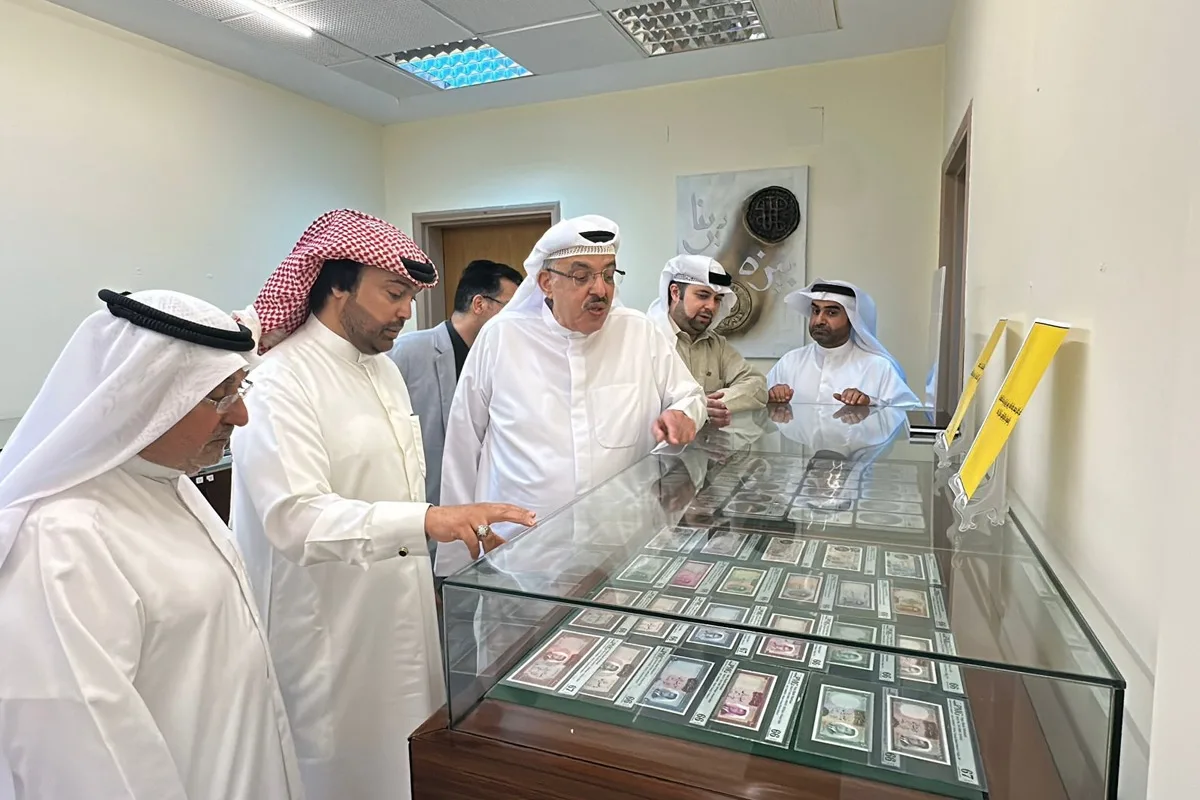 جمعية عشّاق الطوابع والنقود تعرض قطعاً تاريخية وثقافية ذات قيمة عالية. جمعية عشّاق الطوابع والنقود تعرض قطعاً تاريخية وثقافية ذات قيمة عالية.