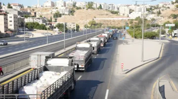 الأردن يُعلن عن تعرُّض قوافله الإغاثية لتعطيل مقصود يمنع وصولها إلى غزة.