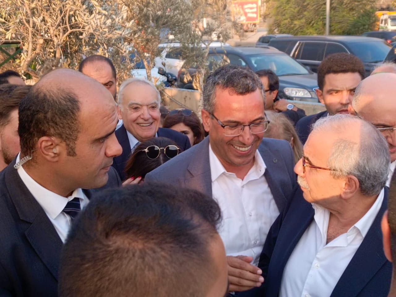 قد تكون صورة ‏‏٥‏ أشخاص‏