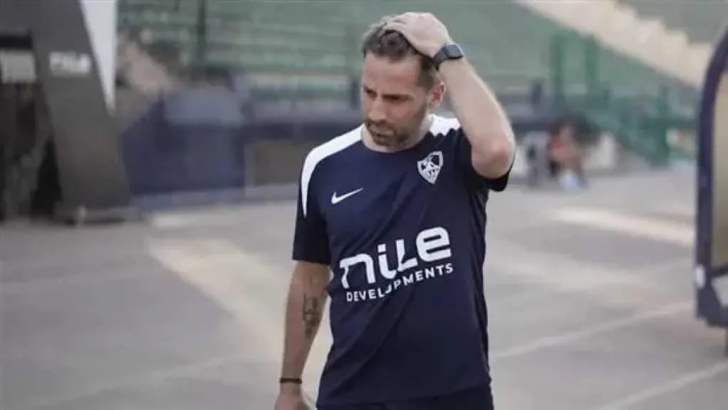 فيريرا يطلب من لاعبي الزمالك التركيز قبل مباراة سيراميكا ويعطي تدريبات محددة على العرضيات. فيريرا يطلب من لاعبي الزمالك التركيز قبل مباراة سيراميكا ويعطي تدريبات محددة على العرضيات.