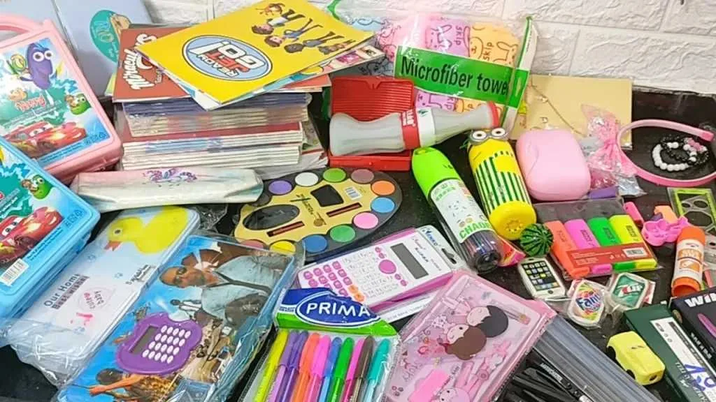 مع بداية العام الدراسي الجديد، استعرض أسعار المستلزمات الدراسية والكتب الخارجية في الأسواق بعد الخصومات. مع بداية العام الدراسي الجديد، استعرض أسعار المستلزمات الدراسية والكتب الخارجية في الأسواق بعد الخصومات.