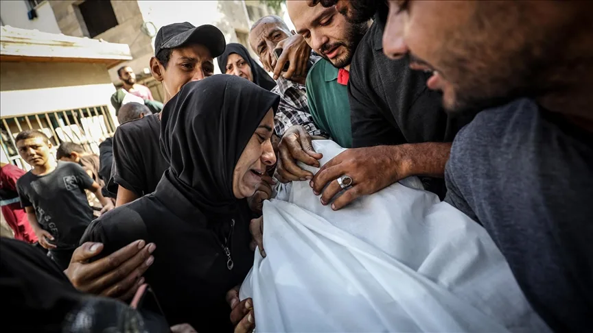 إسرائيل تقتل 20 فلسطينياً، من بينهم 9 كانوا ينتظرون المساعدات.