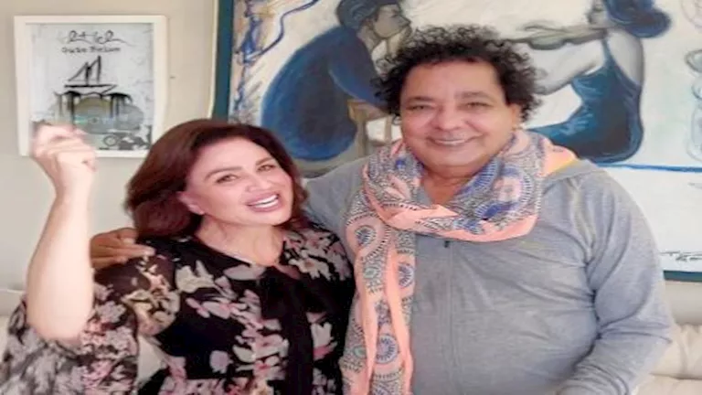8 لقطات من زيارة إلهام شاهين لمنزل محمد منير
