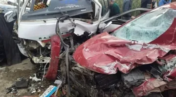 9 إصابات في حادث تصادم بين ميكروباص وسيارة خاصة على طريق صحراوي البحيرة، بينهم 5 أطفال.
