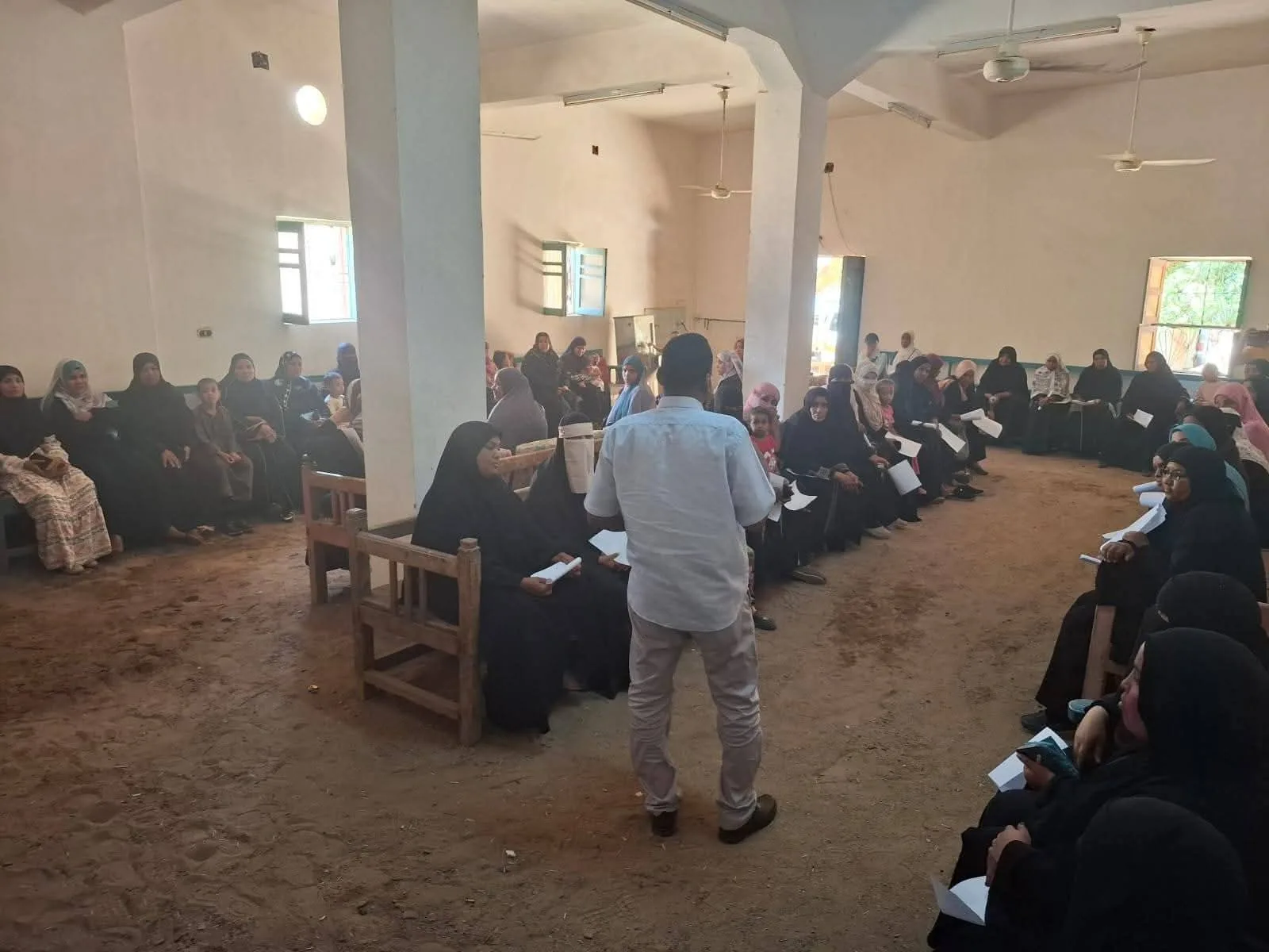 المجلس القومي للمرأة يواصل تنظيم ورش توعية لتعزيز مشاركة النساء الفعّالة في الانتخابات. المجلس القومي للمرأة يواصل تنظيم ورش توعية لتعزيز مشاركة النساء الفعّالة في الانتخابات.
