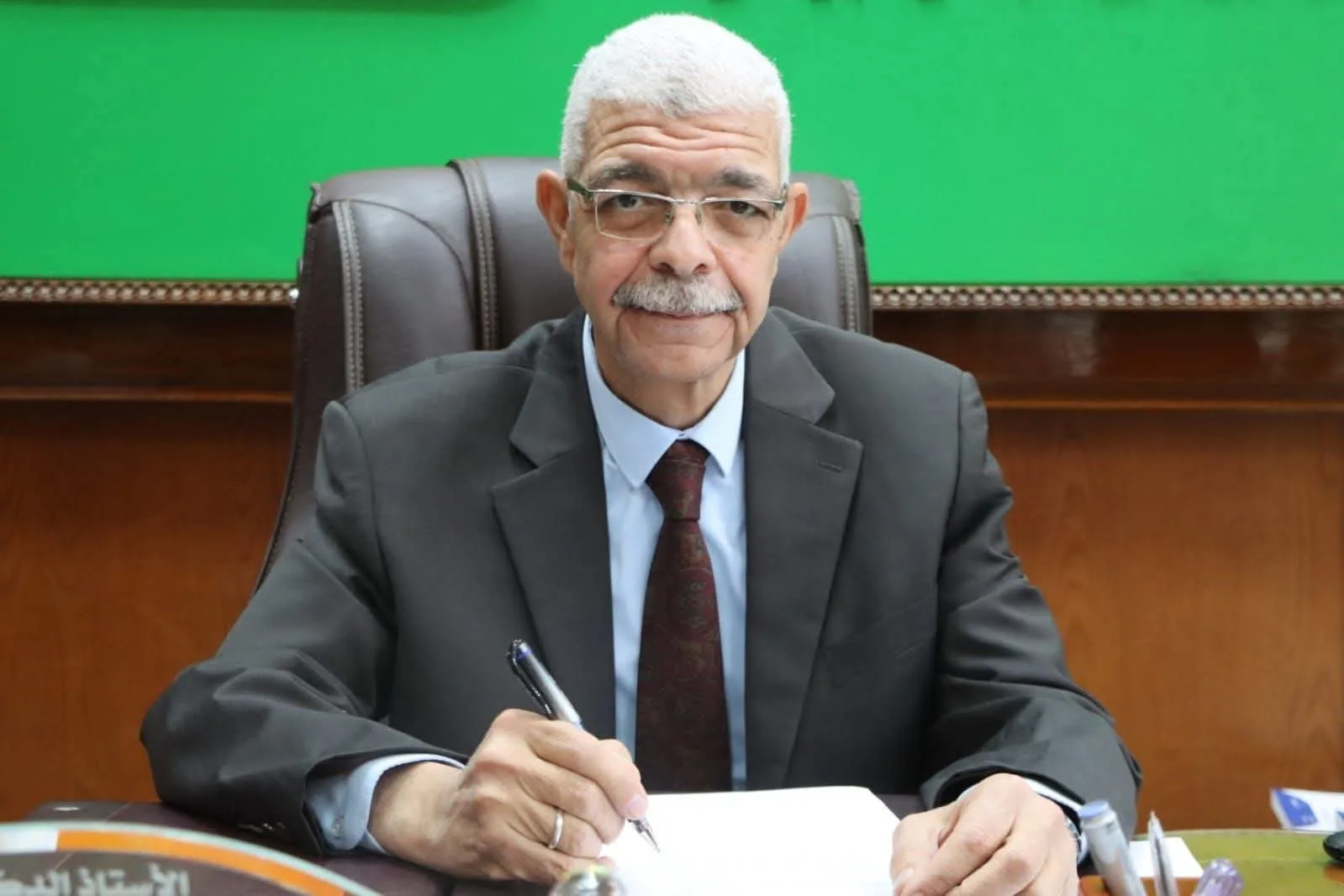رئيس جامعة المنوفية يصدر قرارات لتعيين وتكليف رؤساء أقسام جدد في كليات الجامعة.