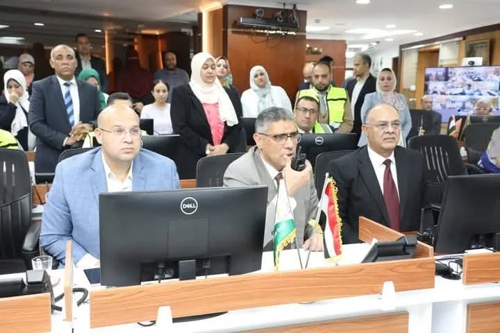 إغلاق صناديق الاقتراع في لجان انتخابات الشيوخ بالجيزة والمحافظ يعبر عن شكره للمشاركين.