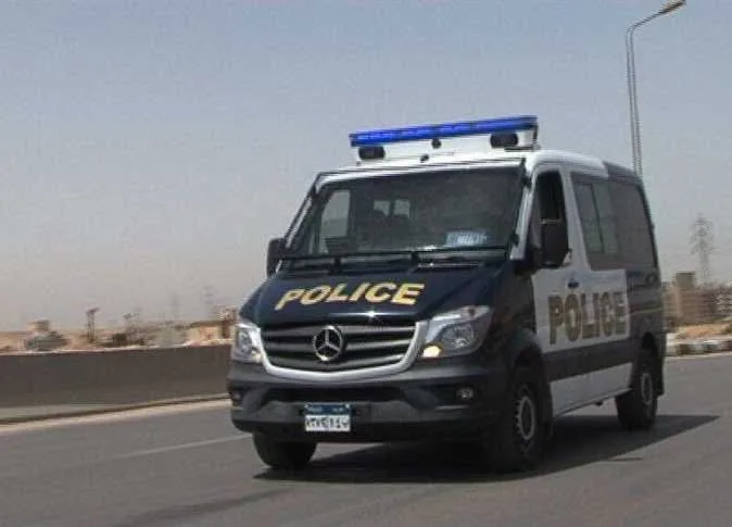 مزارع يقتل سائق جرار زراعي نتيجة نزاع حول 1000 جنيه باستخدام الفأس
