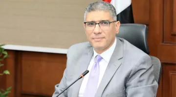 محافظ الجيزة يعلن عن إنشاء موقف عام جديد في أطفيح بمساحة 2000 م² للقضاء على المواقف العشوائية.