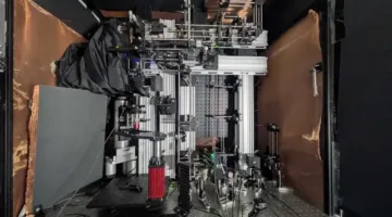 breakthrough في العلم: ميكروسكوب يكشف أعماق الدماغ دون الحاجة إلى أصباغ أو تعديل جيني