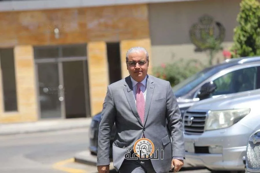 وزير الصحة البدور يعلن إنهاء تكليف بعض المدراء ويعين 3 أطباء في مناصب جديدة (الأسماء) وزير الصحة البدور يعلن إنهاء تكليف بعض المدراء ويعين 3 أطباء في مناصب جديدة (الأسماء)