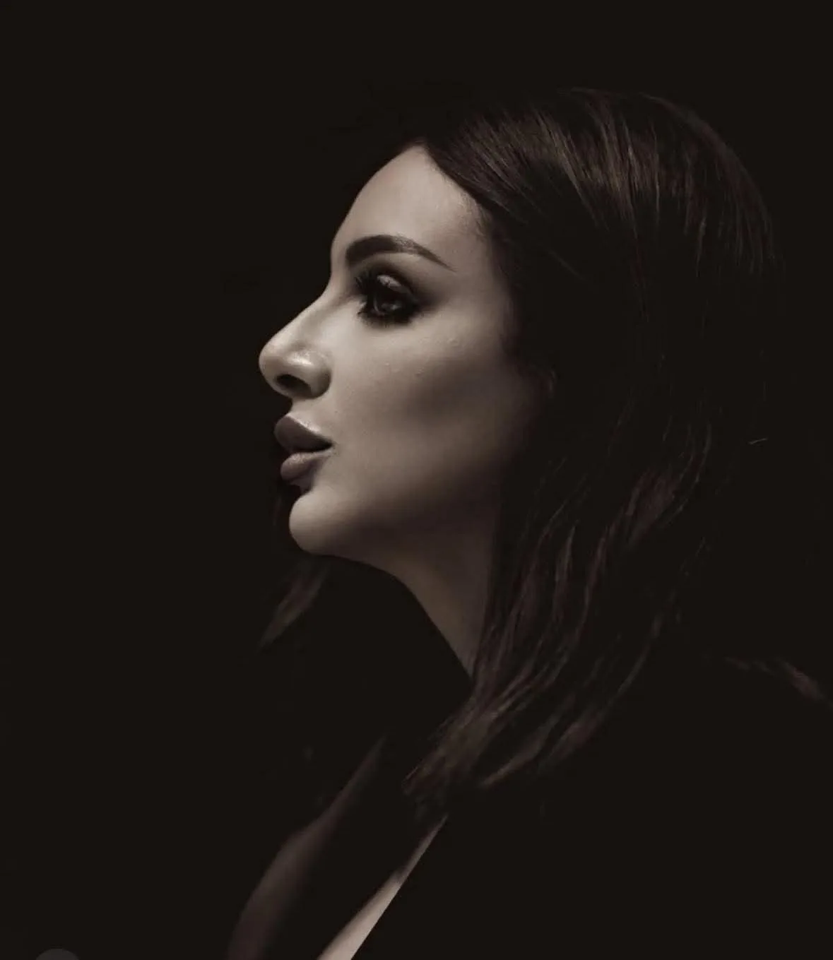 آخر مستجدات الحالة الصحية للفنانة أنغام: تحسن ملحوظ ولكن الطريق لا يزال صعبًا آخر مستجدات الحالة الصحية للفنانة أنغام: تحسن ملحوظ ولكن الطريق لا يزال صعبًا