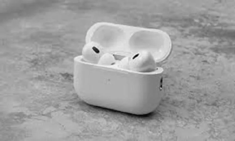 أبل تدرس إمكانية تحويل سماعات AirPods إلى جهاز مراقبة صحي للقلب