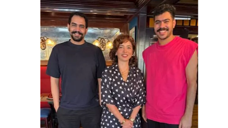 أحمد رمزي يبدأ مسيرته الدرامية الأولى مع ساندرا نشأت في مسلسل “فخر الدلتا”. أحمد رمزي يبدأ مسيرته الدرامية الأولى مع ساندرا نشأت في مسلسل “فخر الدلتا”.