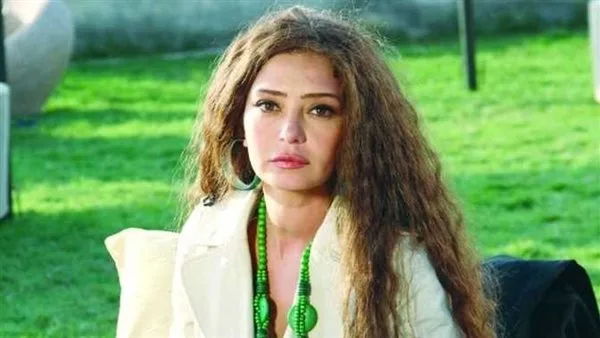 «أرابيسك» و«ساكن قصادي» أبرز أعمالها.. الذكرى العشر لرحيل الفنانة ميرنا المهندس «أرابيسك» و«ساكن قصادي» أبرز أعمالها.. الذكرى العشر لرحيل الفنانة ميرنا المهندس