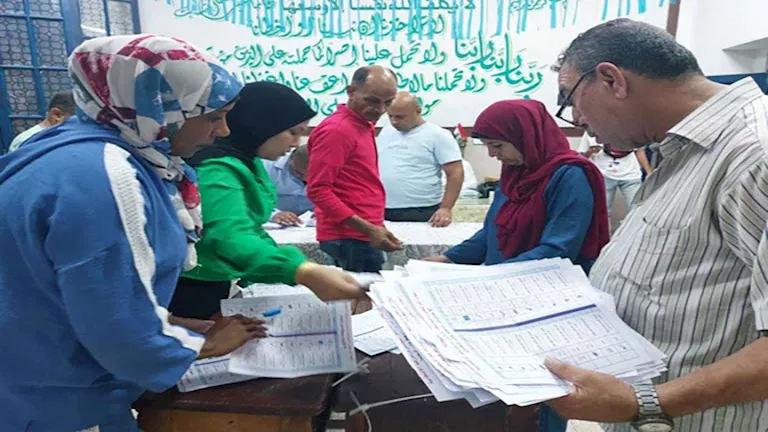 أربع محافظات تكشف عن النتائج العددية لأصوات الشيوخ.. ماذا أخبرت الصناديق؟ أربع محافظات تكشف عن النتائج العددية لأصوات الشيوخ.. ماذا أخبرت الصناديق؟