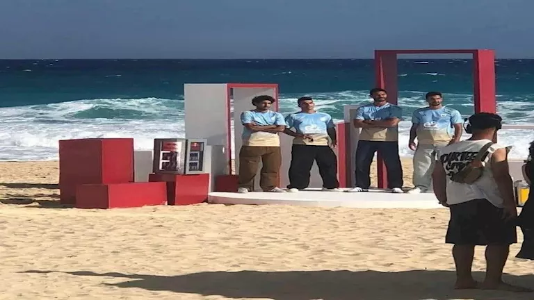 أربعة لاعبين من الأهلي يشاركون في إعلان جديد لـ “ريد بول” على الساحل البحري. أربعة لاعبين من الأهلي يشاركون في إعلان جديد لـ “ريد بول” على الساحل البحري.