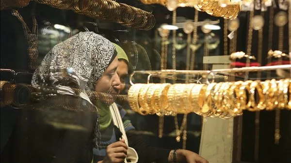 أسعار جرام الذهب عيار 21 ترتفع بمقدار 860 جنيهًا منذ بداية 2025. أسعار جرام الذهب عيار 21 ترتفع بمقدار 860 جنيهًا منذ بداية 2025.