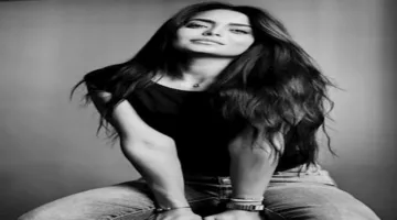 أسماء جلال تبرز بتألق في أحدث صورها.. وآراء الجمهور كانت مثيرة!