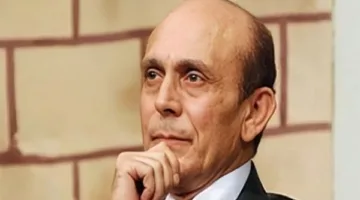 أشرف زكي يوضح الحالة الصحية للفنان محمد صبحي بعد دخوله وحدة العناية المركزة