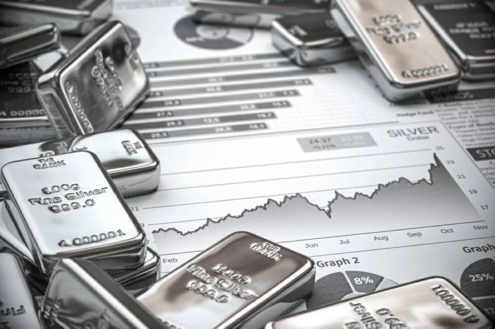 أفضل من الاستثمار في الأسهم والذهب: روب مور يكشف أن الفضة شهدت زيادة بنسبة 130% خلال 3 سنوات أفضل من الاستثمار في الأسهم والذهب: روب مور يكشف أن الفضة شهدت زيادة بنسبة 130% خلال 3 سنوات
