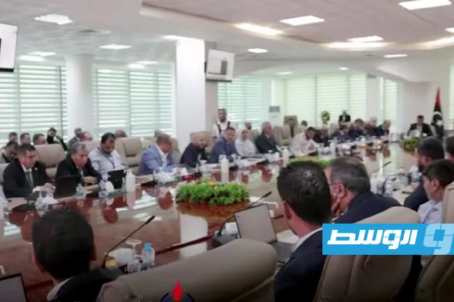 «أكاكوس» تحقق أعلى مستوى إنتاج مع 313 ألف برميل نفط يوميًا «أكاكوس» تحقق أعلى مستوى إنتاج مع 313 ألف برميل نفط يوميًا