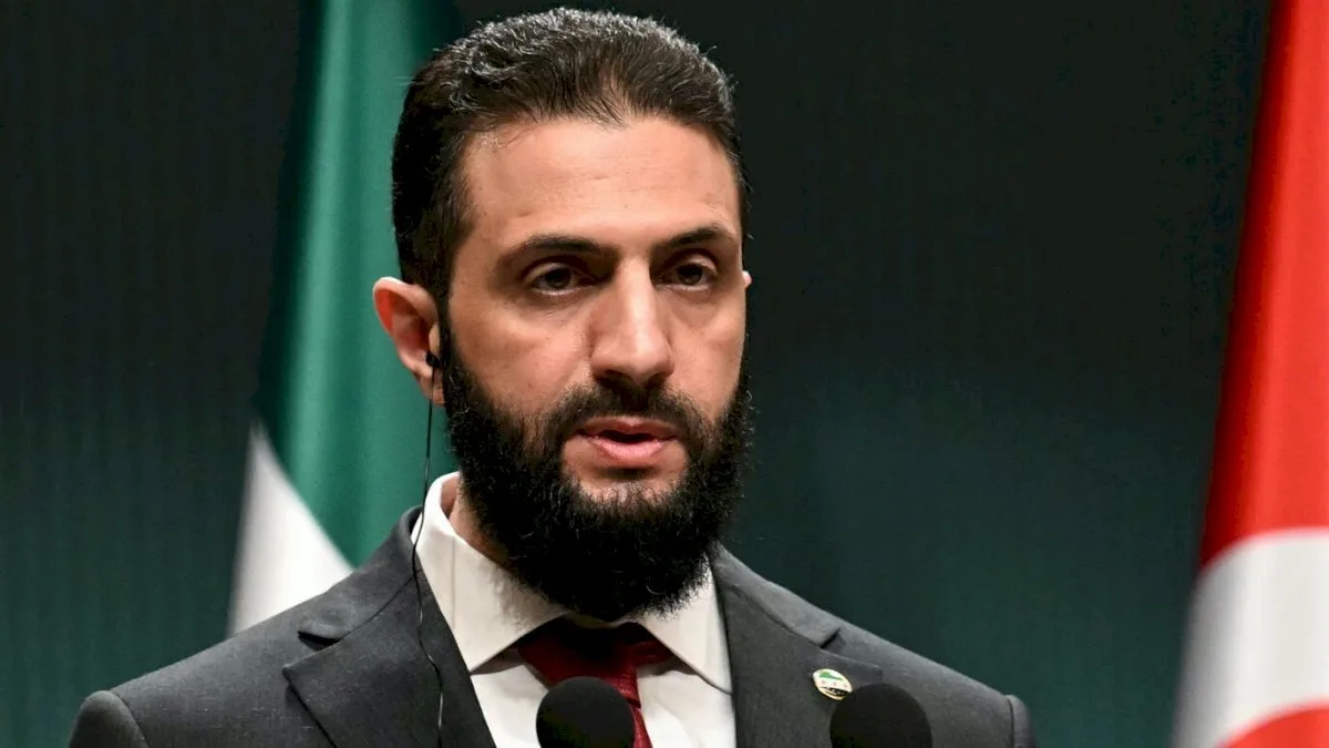 أمريكا تسعى لإزالة اسم الشرع من القائمة السوداء لدخول أراضيها أمريكا تسعى لإزالة اسم الشرع من القائمة السوداء لدخول أراضيها