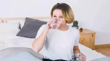 أهمية شرب الماء في الصباح: 10 فوائد صحية لتحسين صحتك