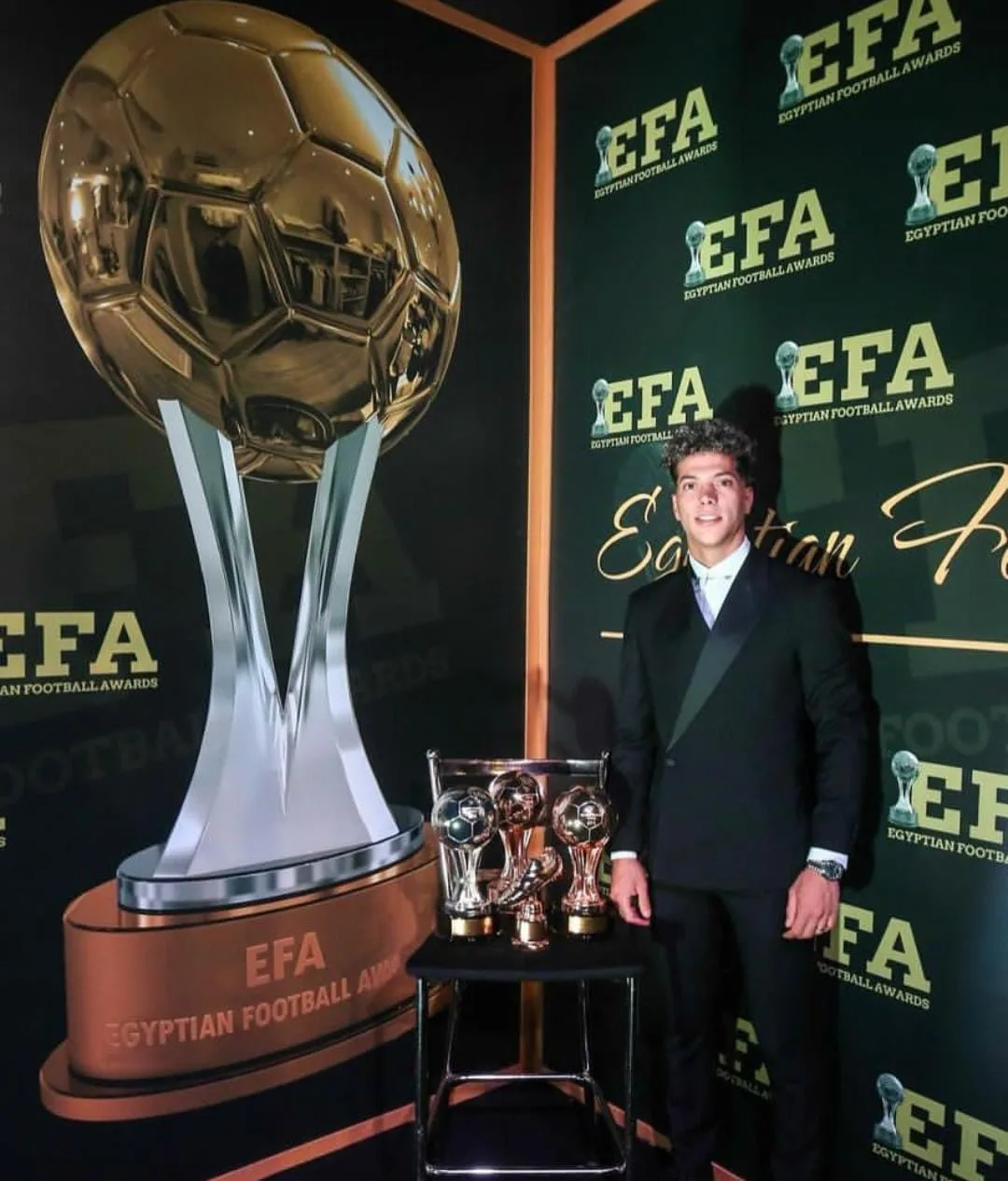 أول رد فعل من إمام عاشور بعد فوزه بجائزة أفضل لاعب في مصر لموسم 2024 أول رد فعل من إمام عاشور بعد فوزه بجائزة أفضل لاعب في مصر لموسم 2024