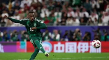 أول سعودي في الدوري الفرنسي: انتقال سعود عبد الحميد إلى فريق لانس