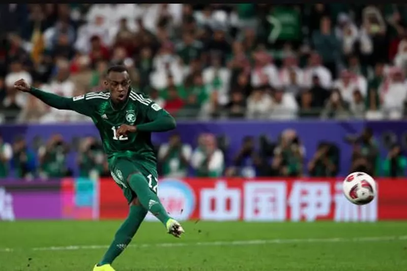 أول سعودي في الدوري الفرنسي: انتقال سعود عبد الحميد إلى فريق لانس أول سعودي في الدوري الفرنسي: انتقال سعود عبد الحميد إلى فريق لانس