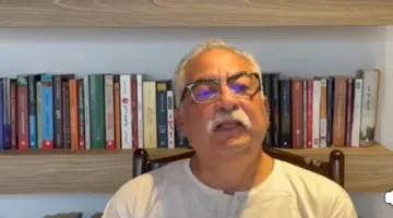 إبراهيم عيسى: مصر بحاجة إلى فصل الدين عن السياسة لتحقيق الديمقراطية والتقدم.