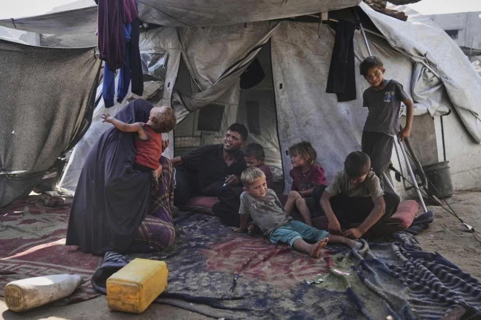 إسرائيل تقتل 22 فلسطينيًا في غزة.. ودفعة من الشاحنات الطبية ستصل القطاع اليوم إسرائيل تقتل 22 فلسطينيًا في غزة.. ودفعة من الشاحنات الطبية ستصل القطاع اليوم