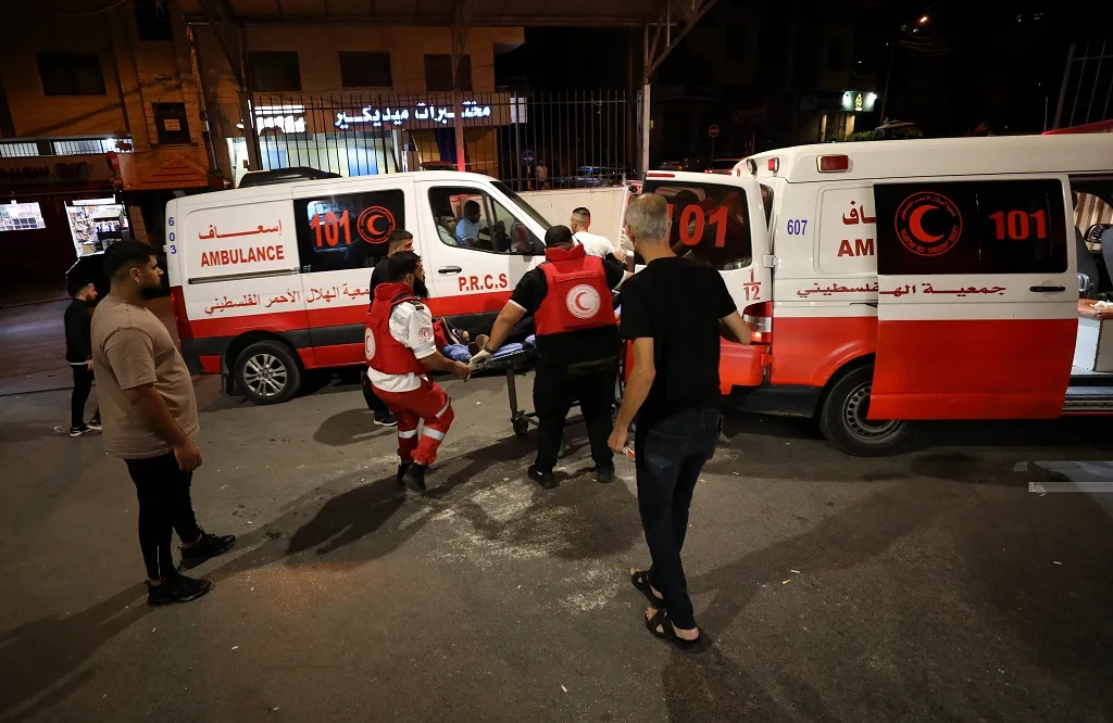 إصابات واعتقالات خلال عمليات دهم للاحتلال في الضفة الغربية إصابات واعتقالات خلال عمليات دهم للاحتلال في الضفة الغربية