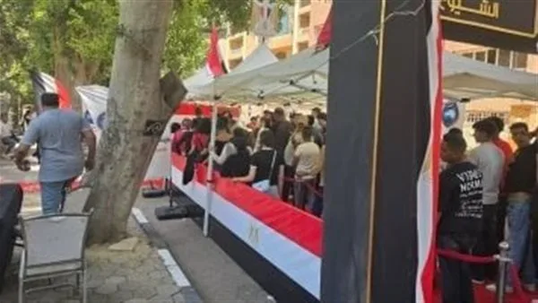 إقبال كبير من الناخبين على لجان انتخابات الشيوخ في مصر الجديدة والنزهة إقبال كبير من الناخبين على لجان انتخابات الشيوخ في مصر الجديدة والنزهة